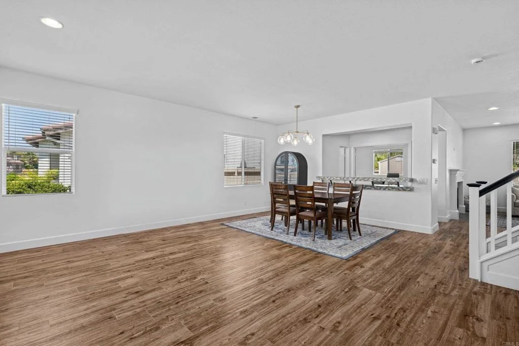 Photo of 765 Avenida Abeja