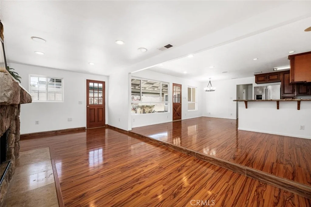 Photo of 1238 N Studebaker