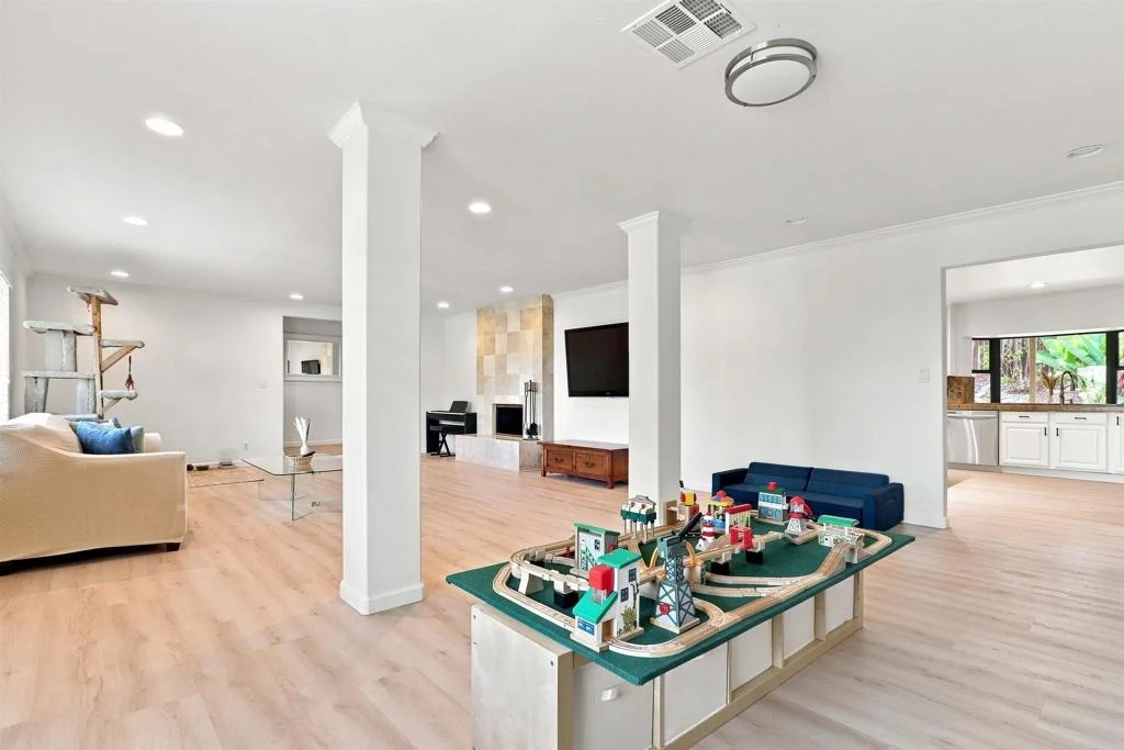 Photo of 3056 Overhill Drive