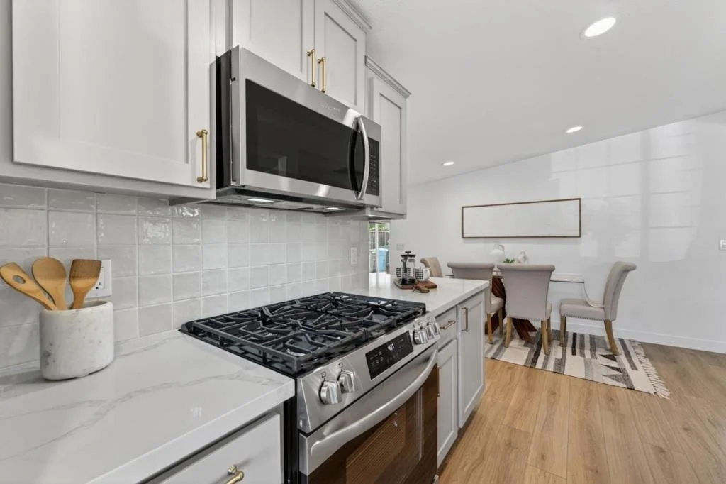 Photo of 944 White Drive