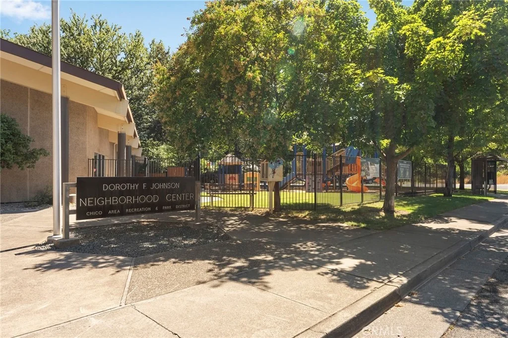 Photo of 858 Cleveland Avenue