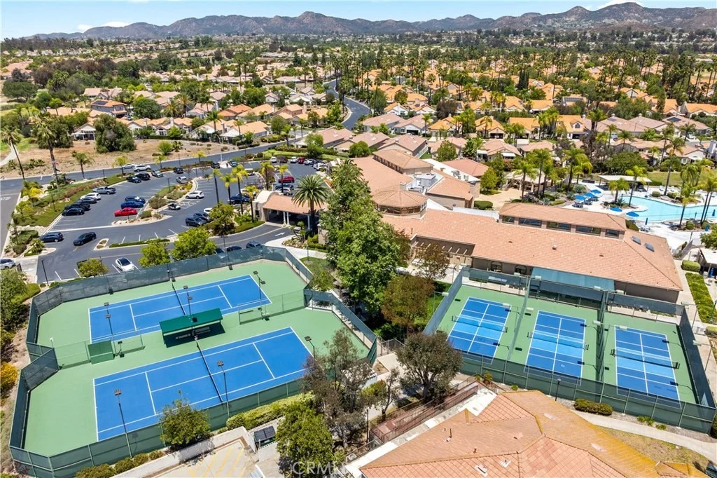 Photo of 40145 Colony