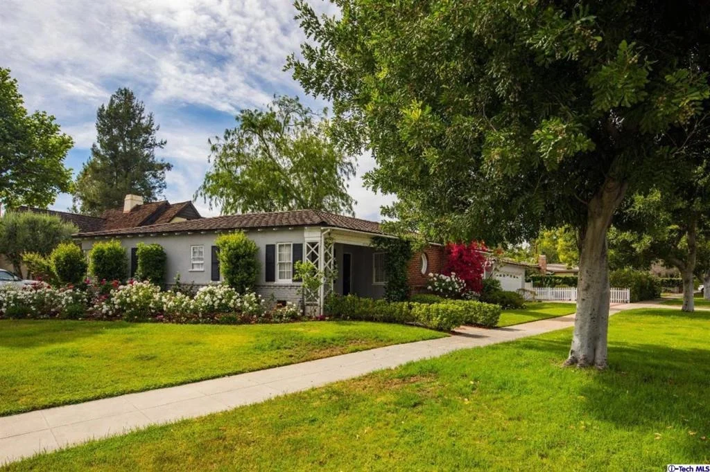Photo of 2335 Lorain Road