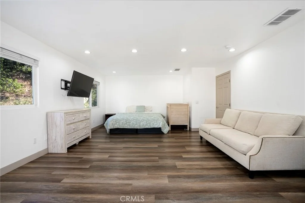 Photo of 10110 Sunland Boulevard