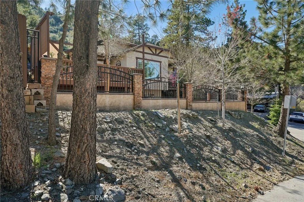 Photo of 5319 Desert View
