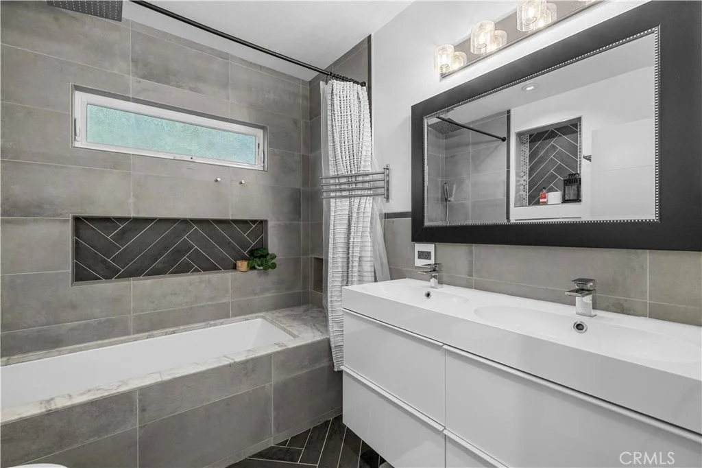 Photo of 3843 Marber