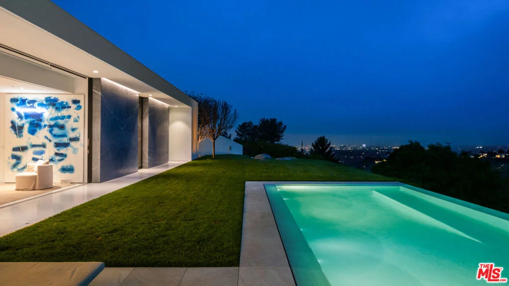 Photo of 9265 Robin Drive