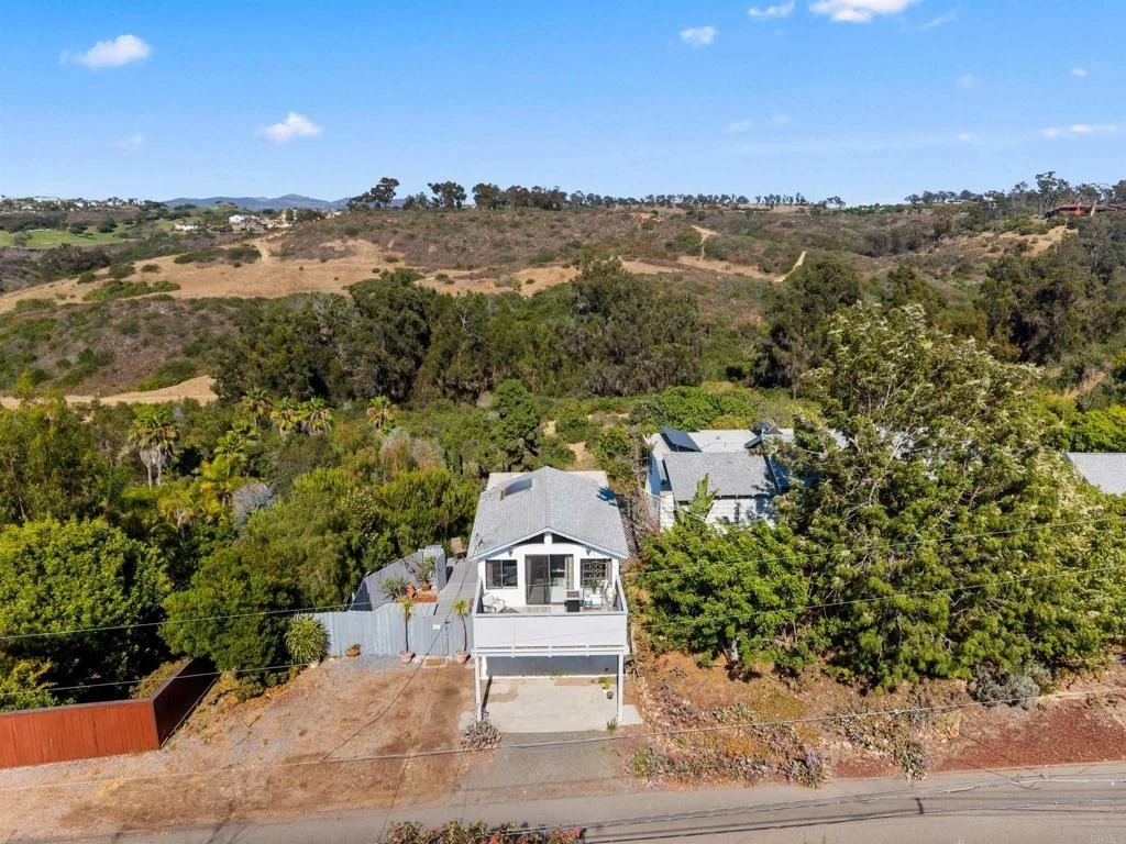Photo of 1243 Saxony Road