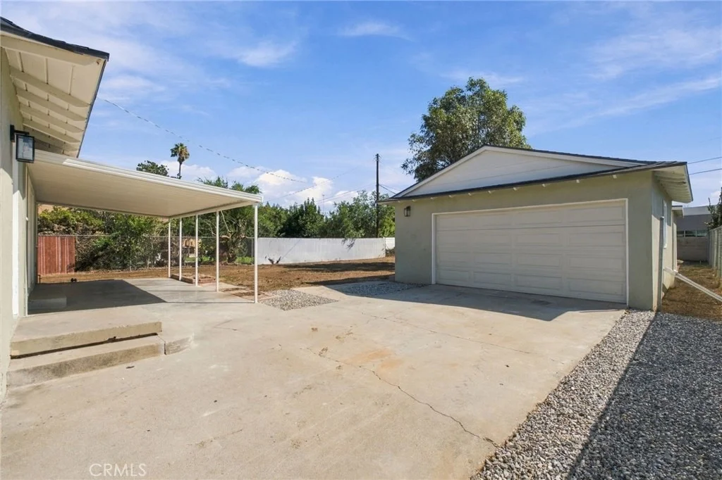 Photo of 6072 Grand Avenue