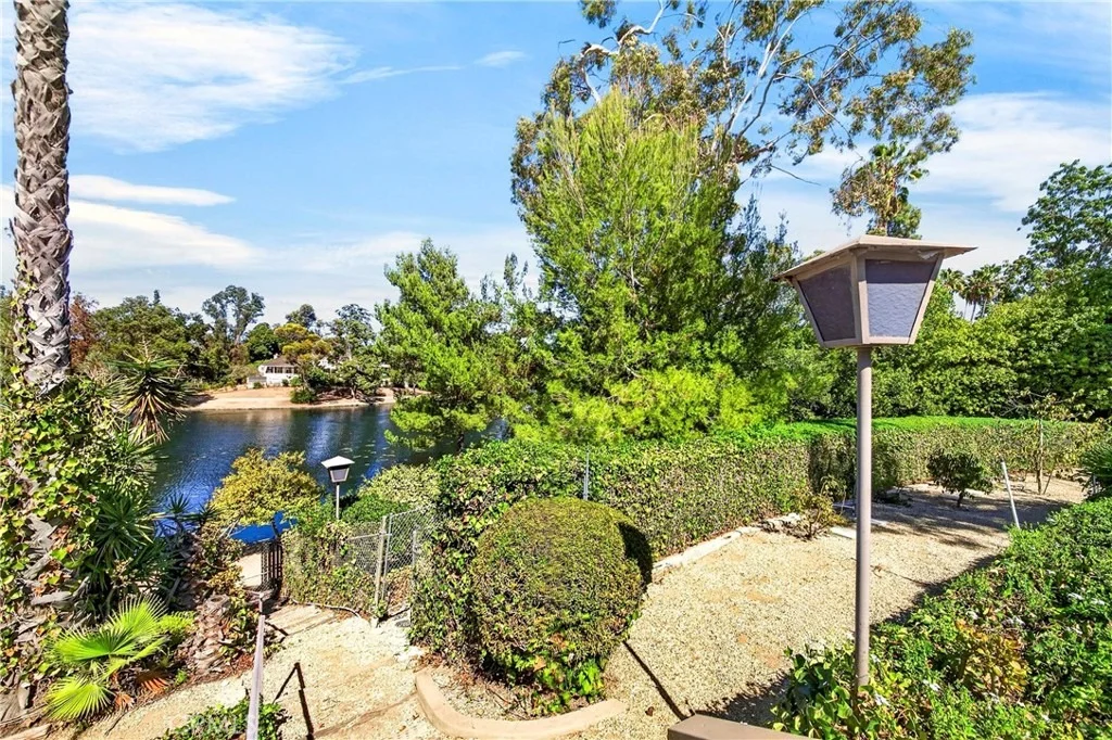 Photo of 619 Lakeside