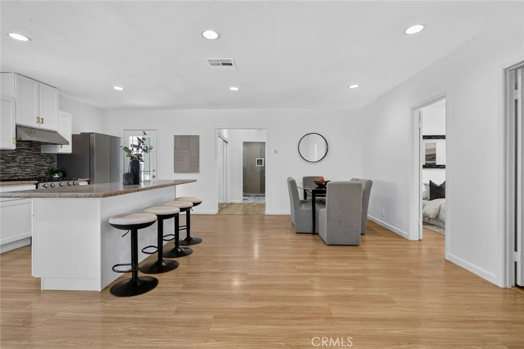 Photo of 528 W Doran