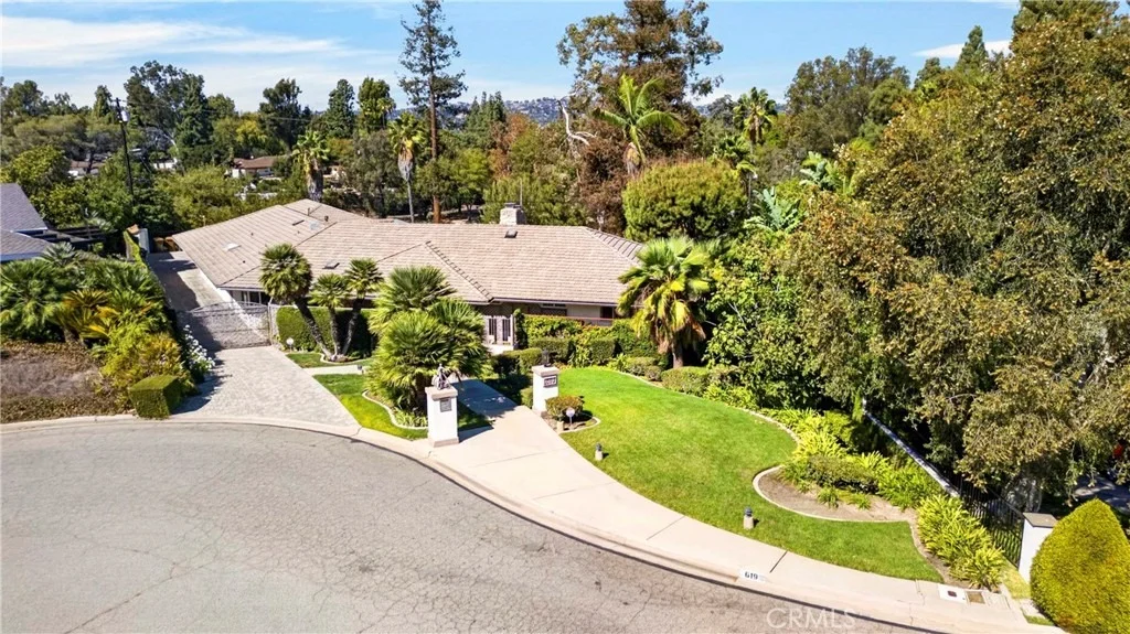 Photo of 619 Lakeside