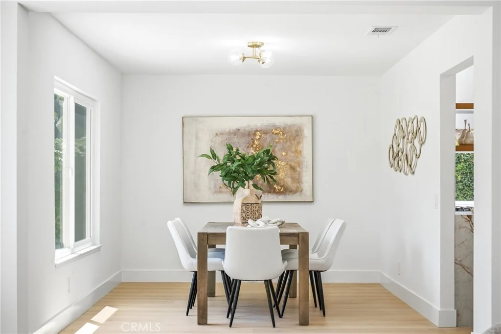Photo of 137 S Thistle Road