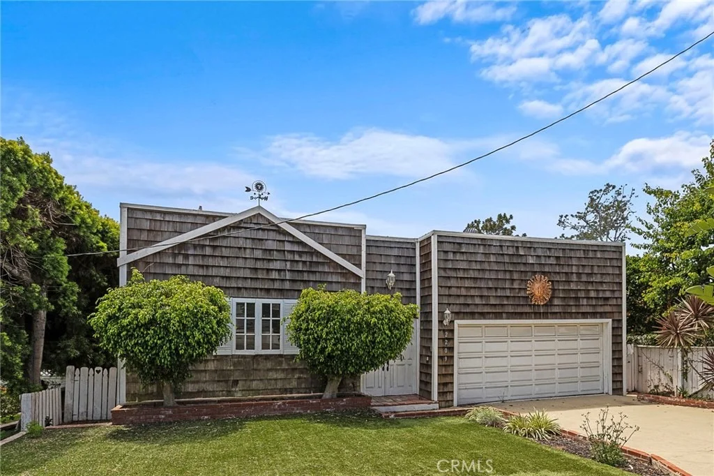 Photo of 2209 Cliff Drive