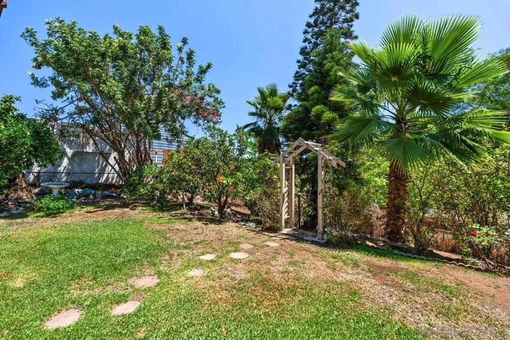 Photo of 6031 Sinton