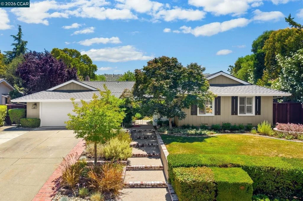 Photo of 2871 Bowling Green Dr