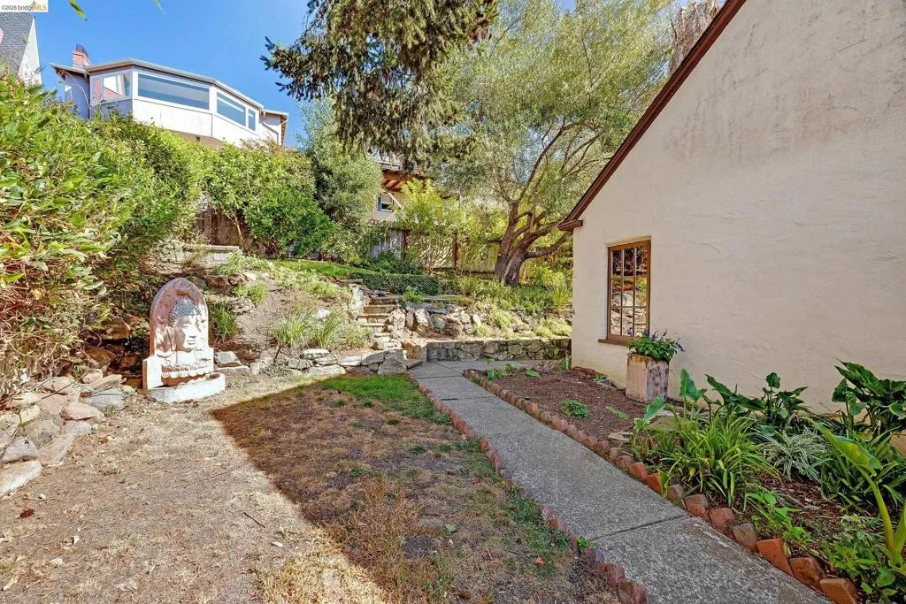 Photo of 455 Arlington Ave
