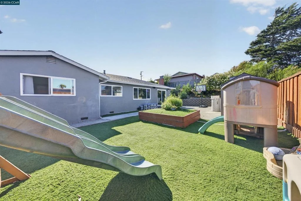 Photo of 2444 Fitzpatrick St