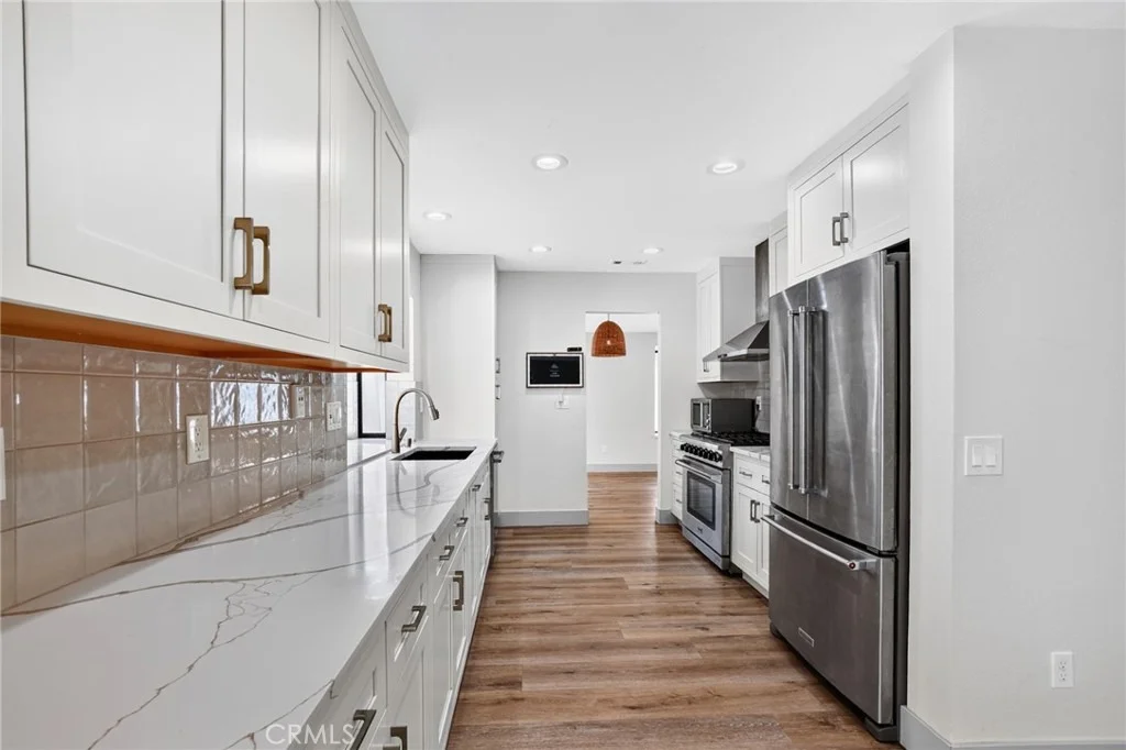 Photo of 1455 Darwin