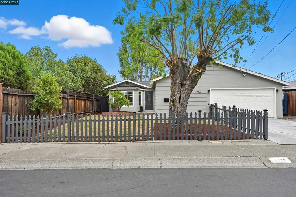 Photo of 1286 Redwood Dr
