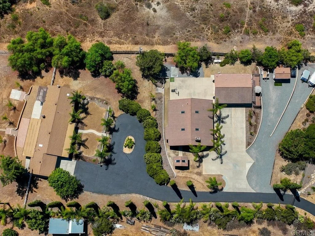 Photo of 3102 3104 Raven Hill Road