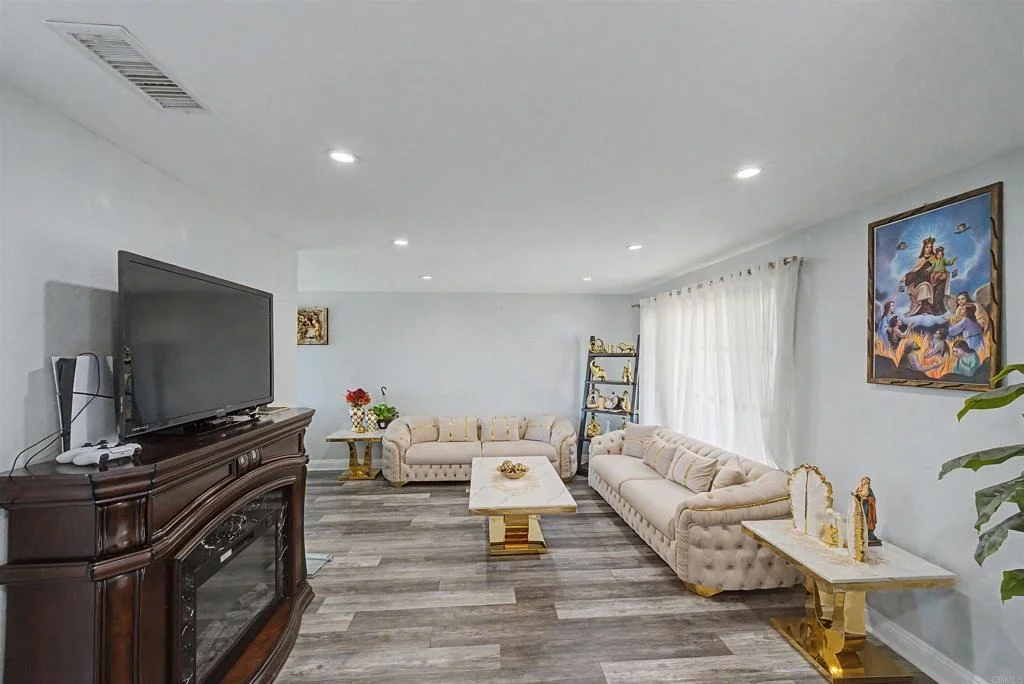 Photo of 1284 Bates Ln