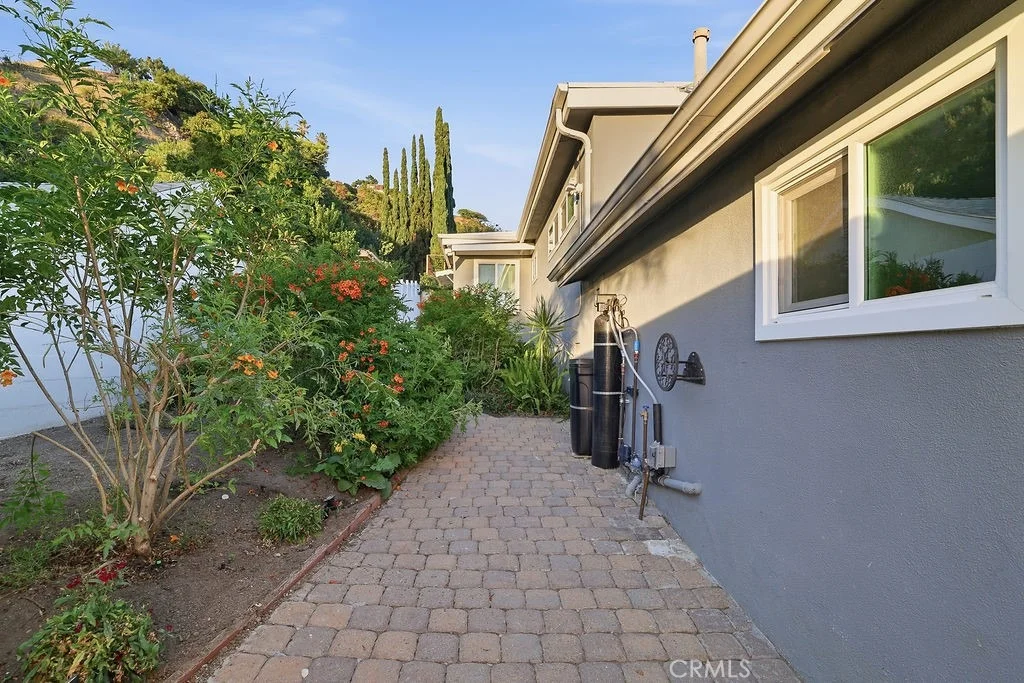 Photo of 6951 Bellclaire