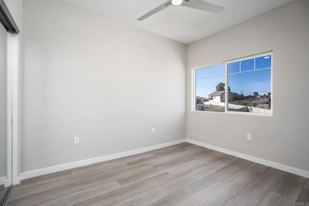 Photo of 3900 Rojo Tierra