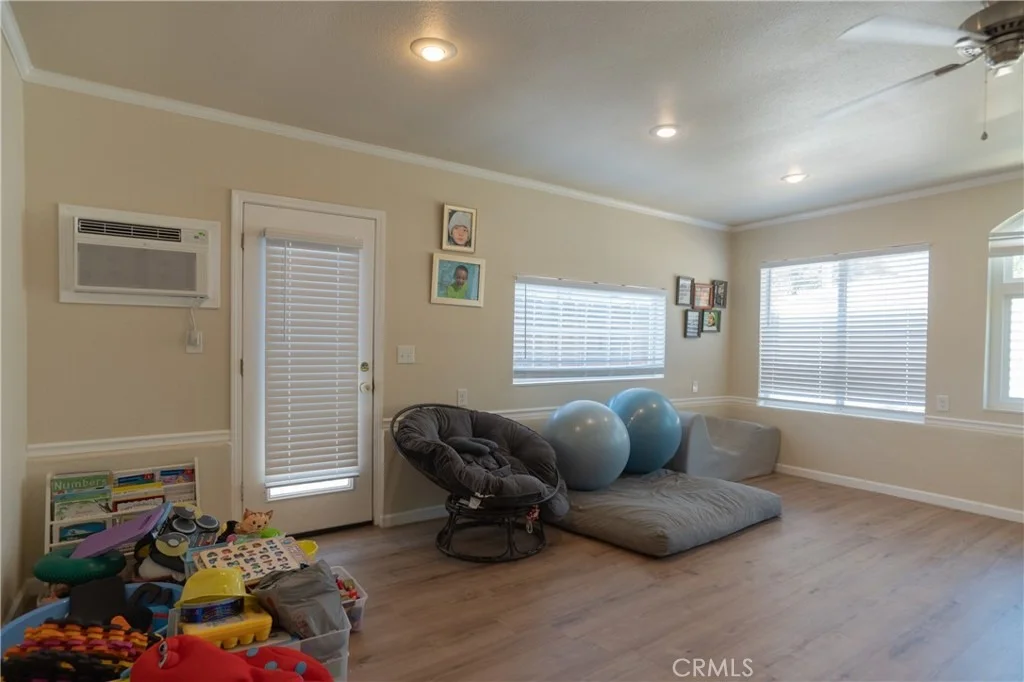 Photo of 2617 Agnes