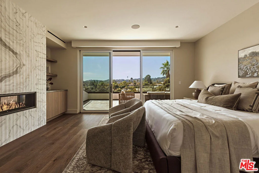 Photo of 16838 Oak View Drive