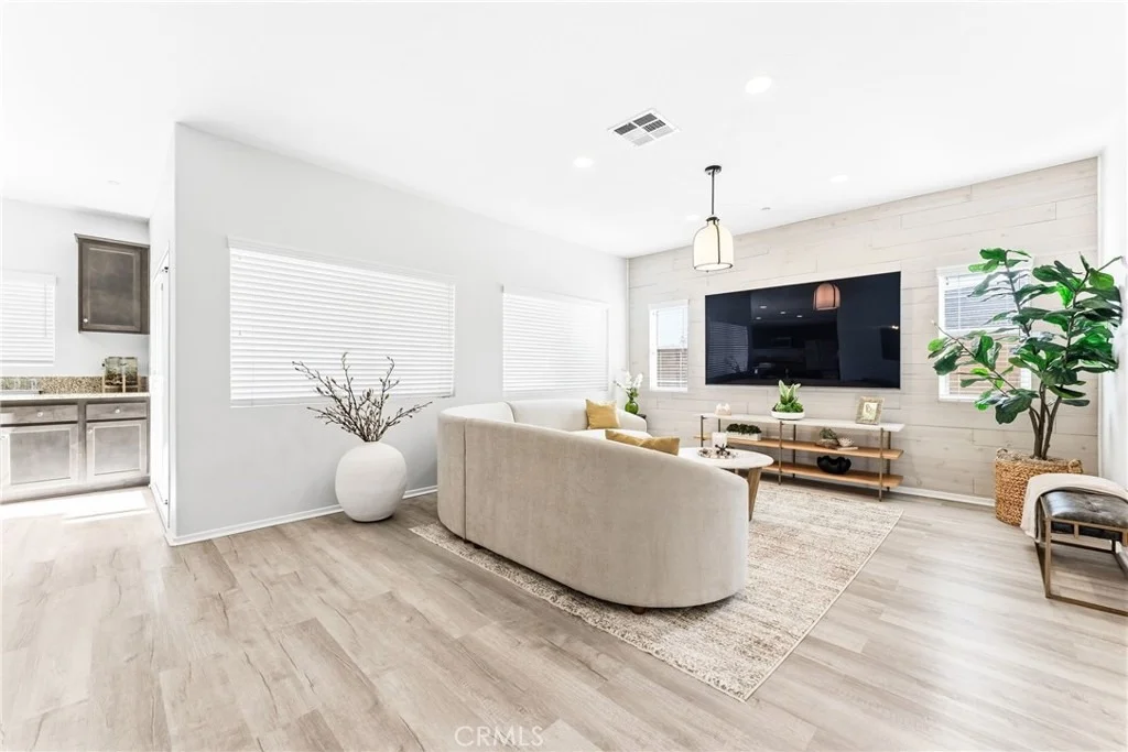 Photo of 205 Windsor Grey