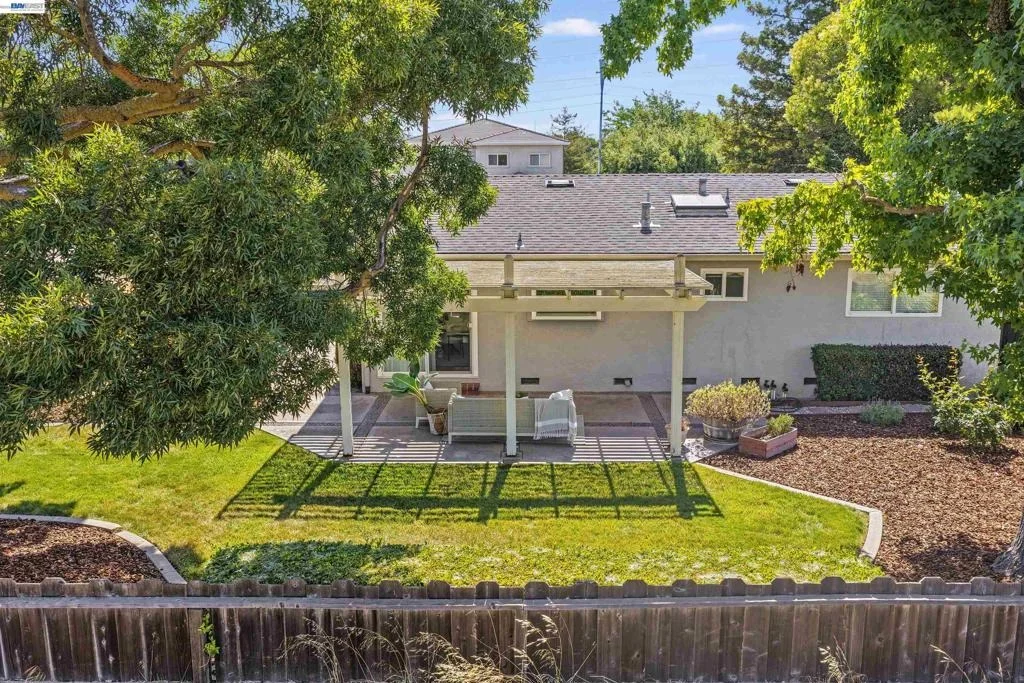 Photo of 1596 Heather Lane