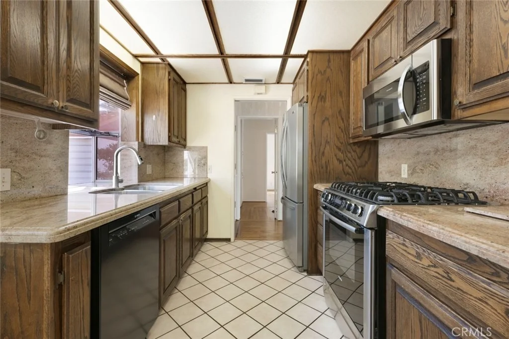 Photo of 10025 Roscoe Boulevard