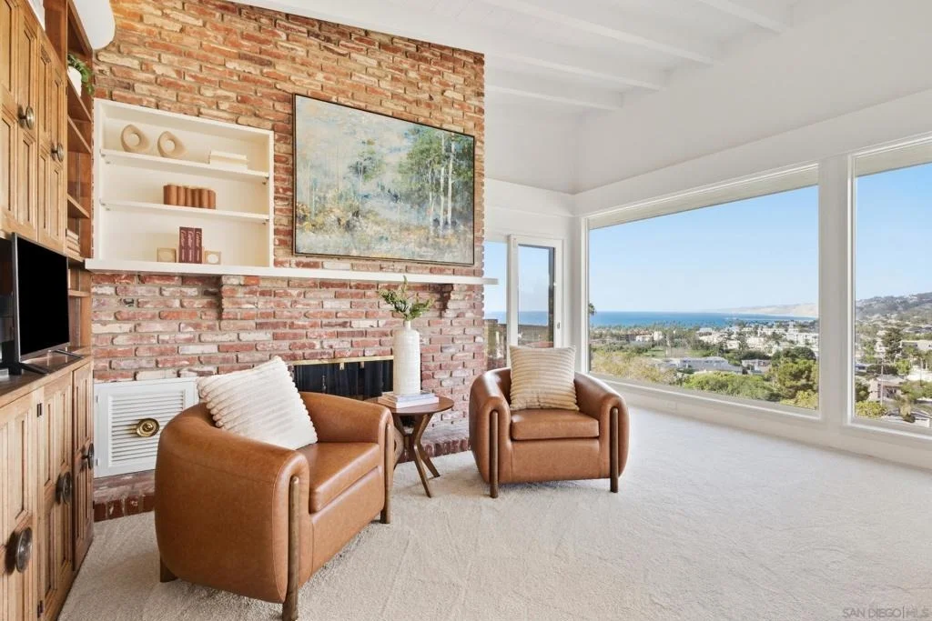 Photo of 7865 Roseland Drive