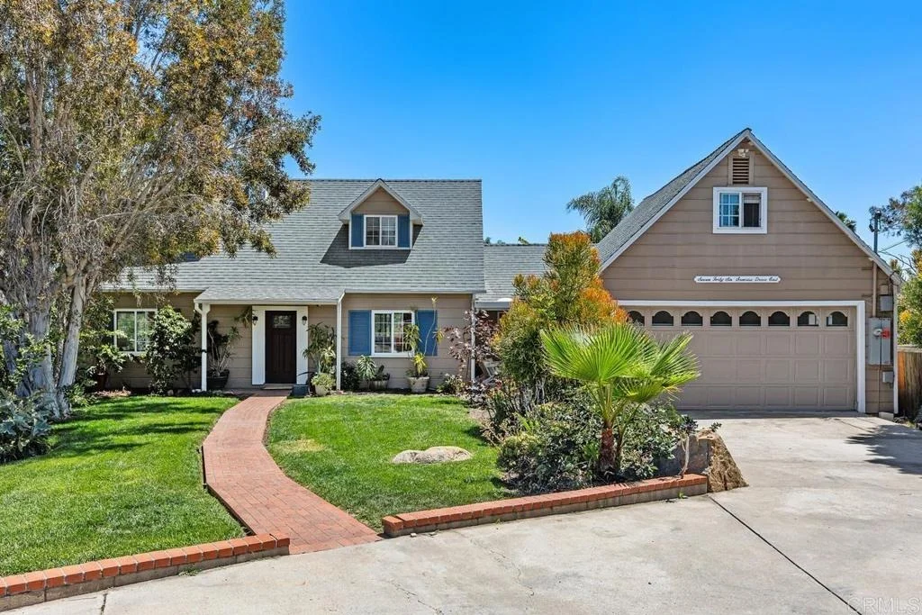 Photo of 746 Sunrise Drive E