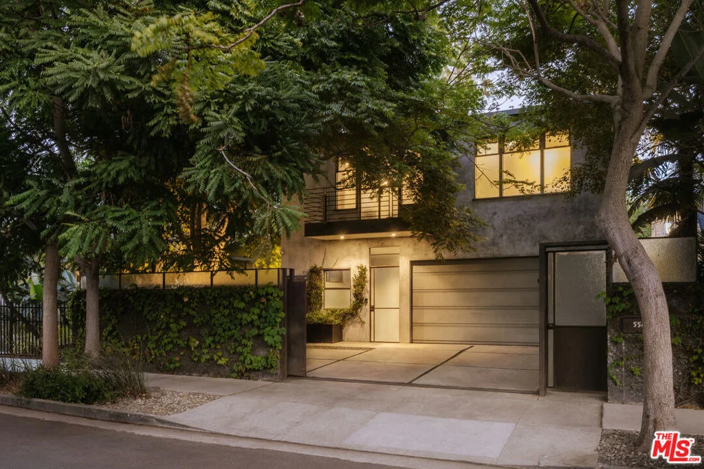 Photo of 554 Westminster Avenue