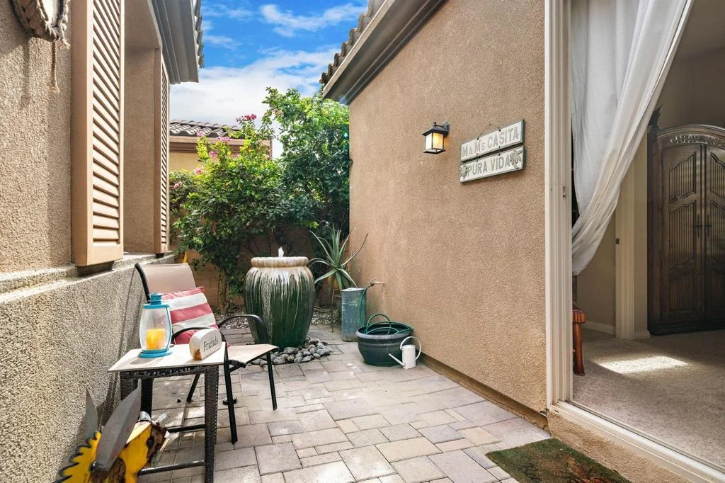Photo of 81194 Avenida Colonias