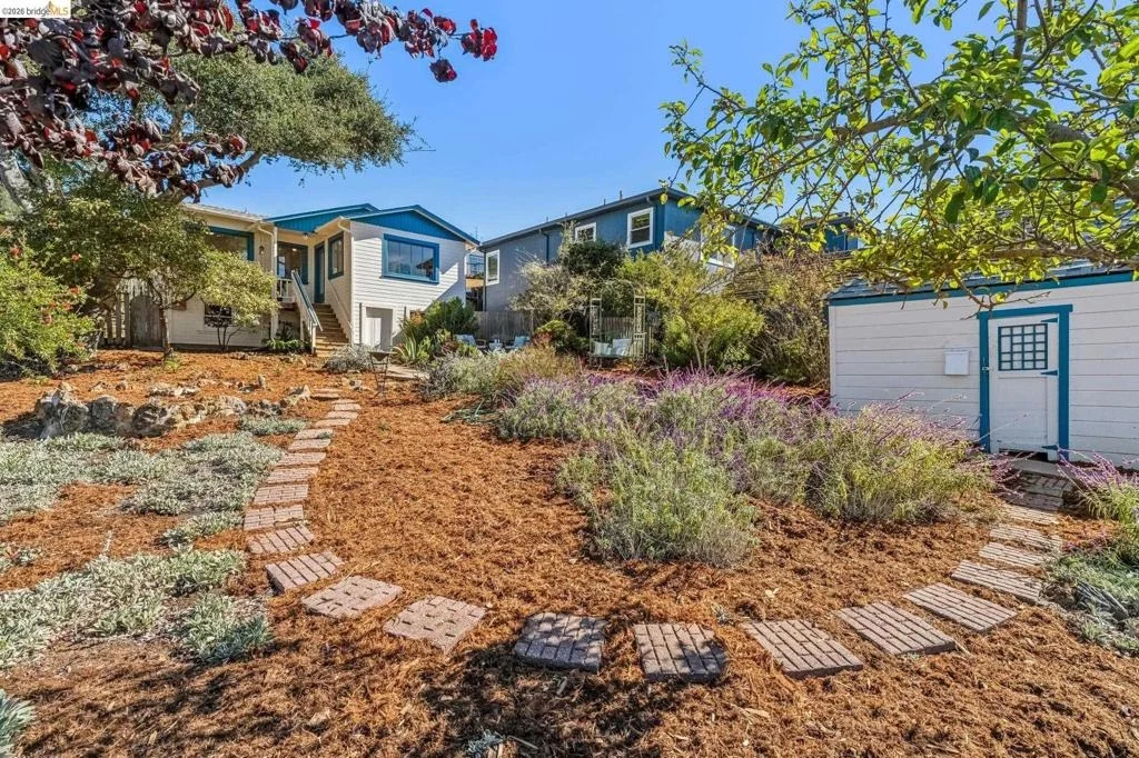 Photo of 722 Avila Place