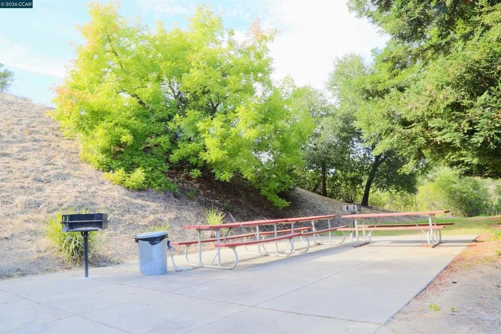 Photo of 444 Mill Rd