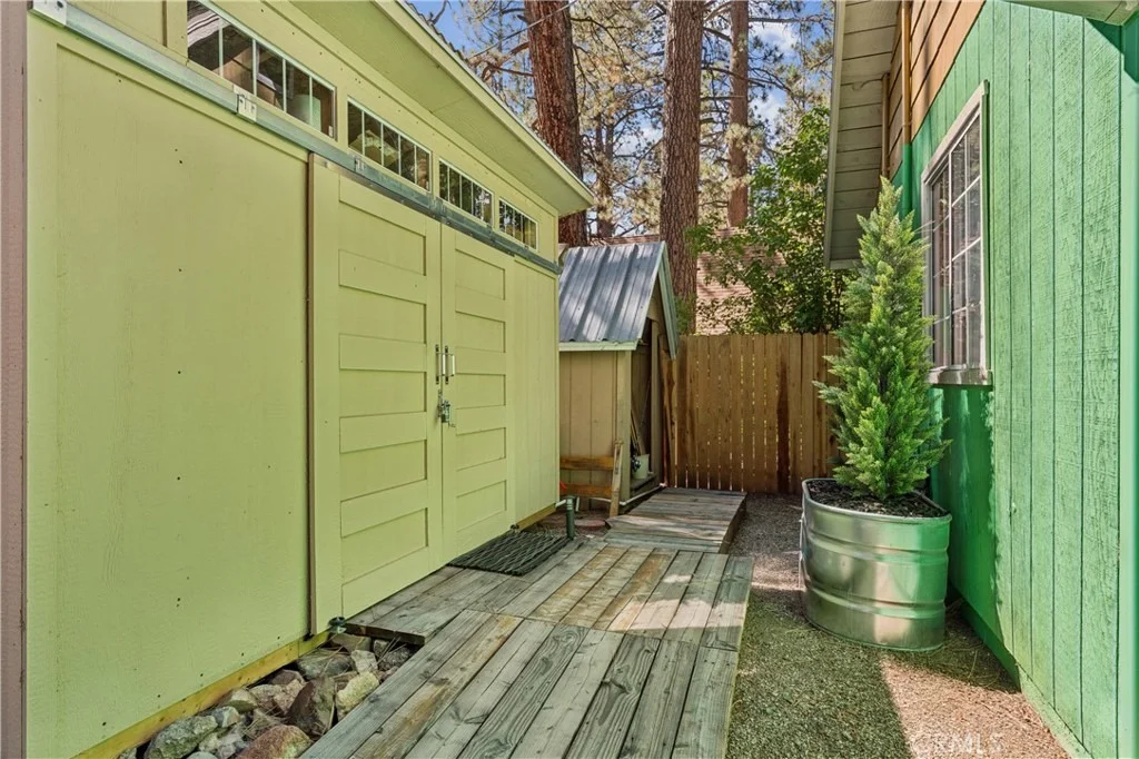 Photo of 903 W Rainbow Boulevard