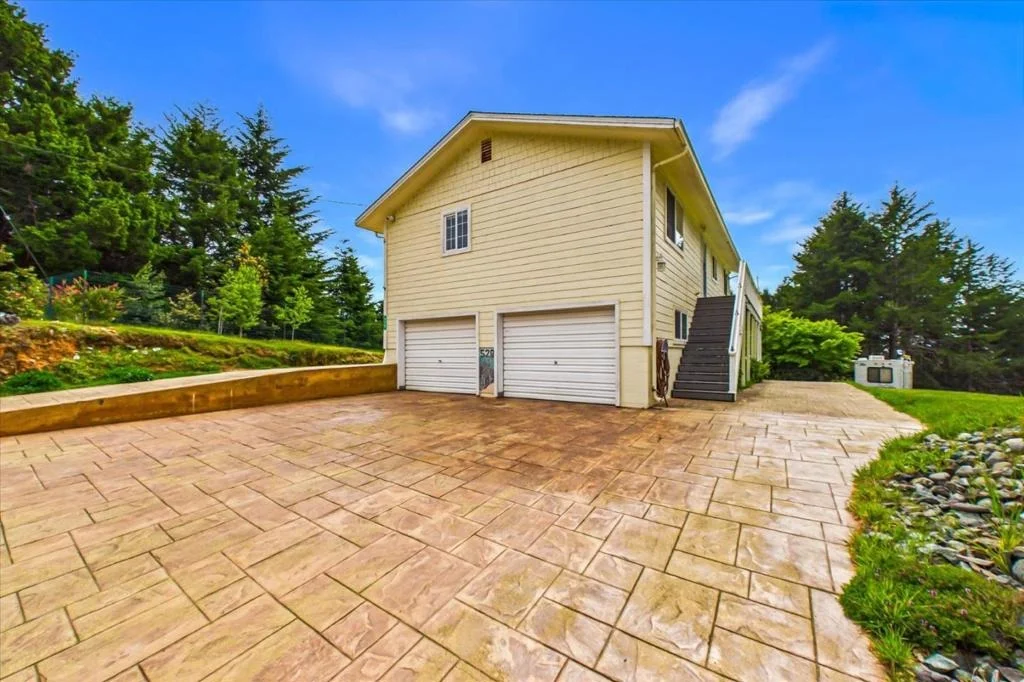 Photo of 520 Redwood Road