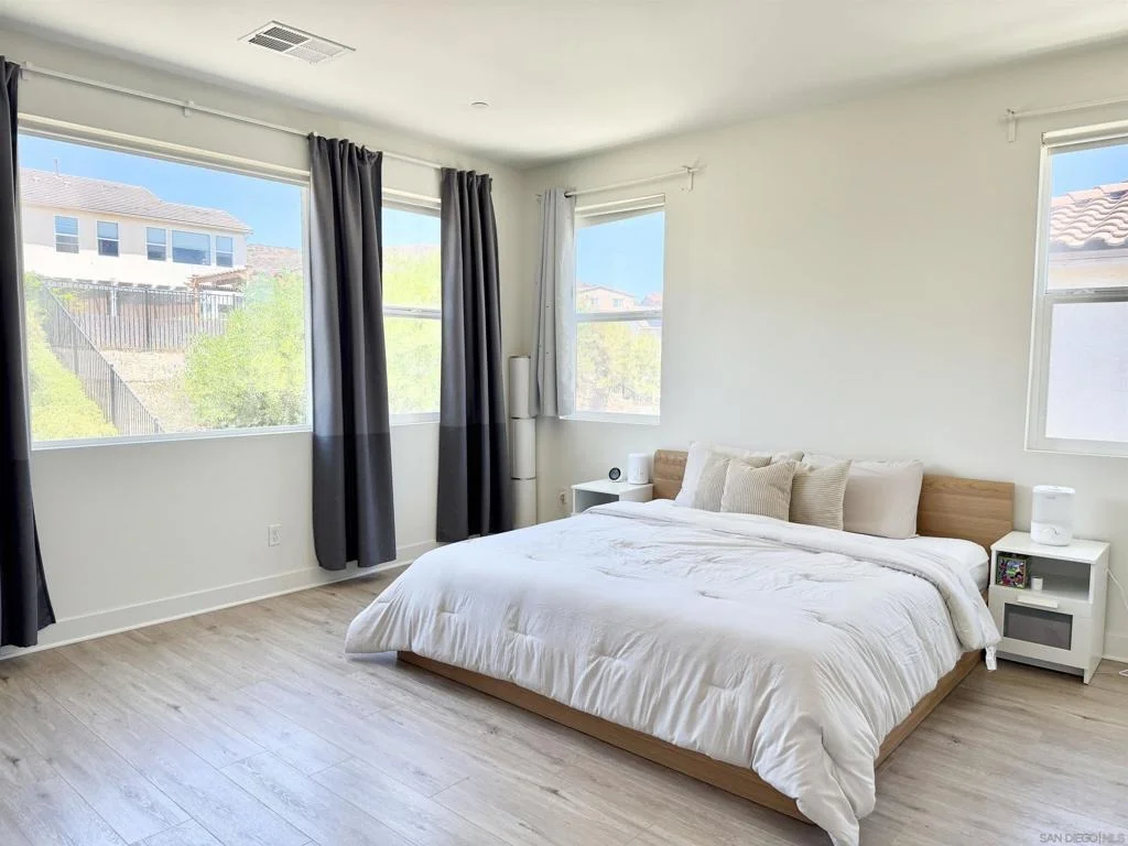 Photo of 8866 Weston