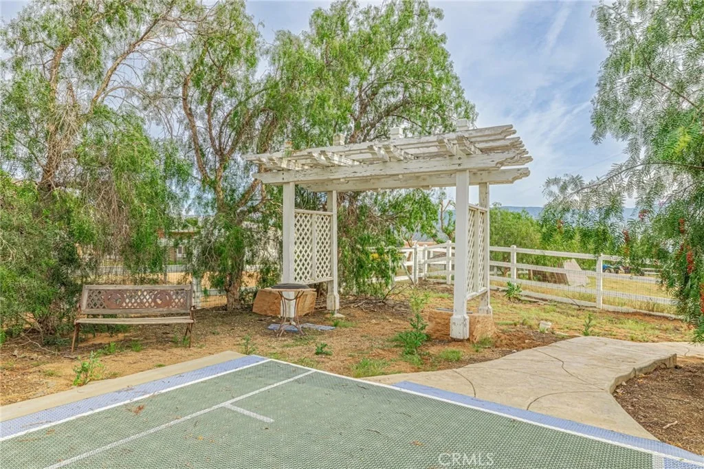 Photo of 33442 Desert Road