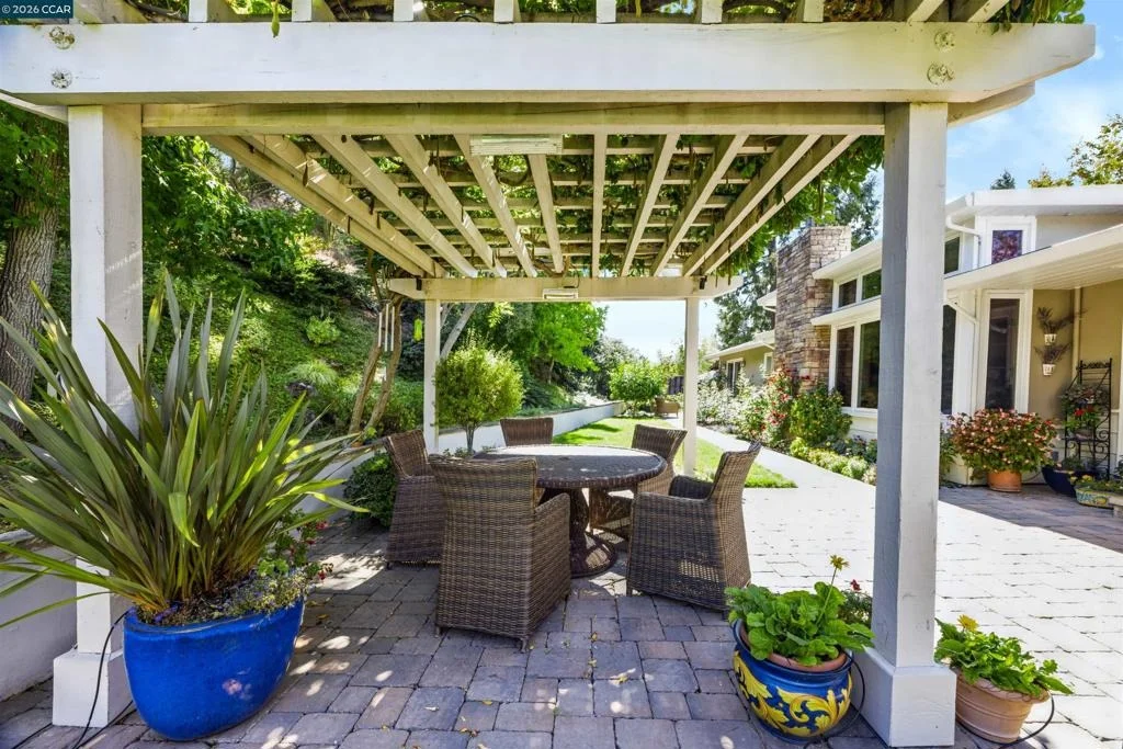 Photo of 3237 Driftwood Dr