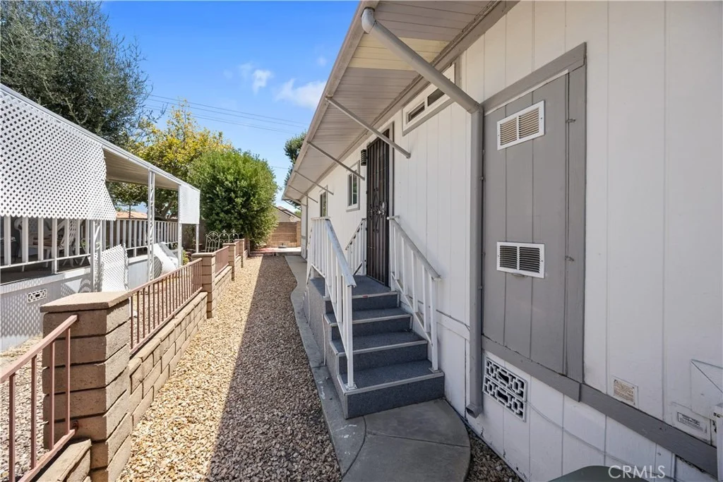 Photo of 1298 Bishop