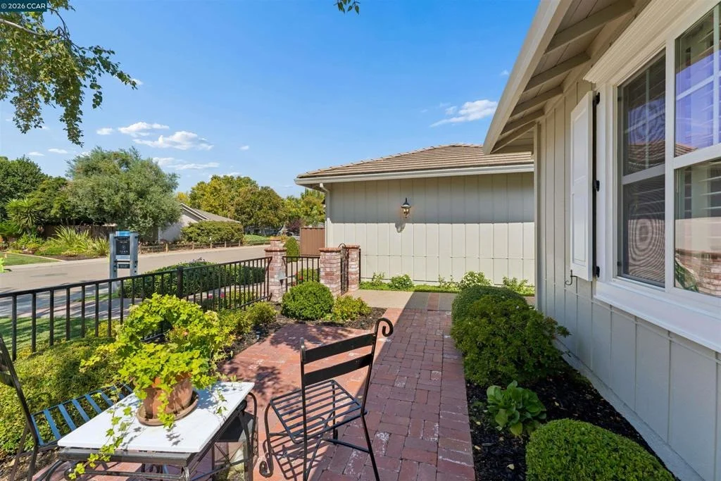 Photo of 1091 Harvest Cir