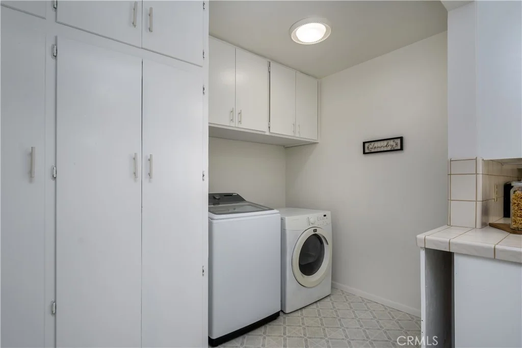 Photo of 7407 Broadway Avenue