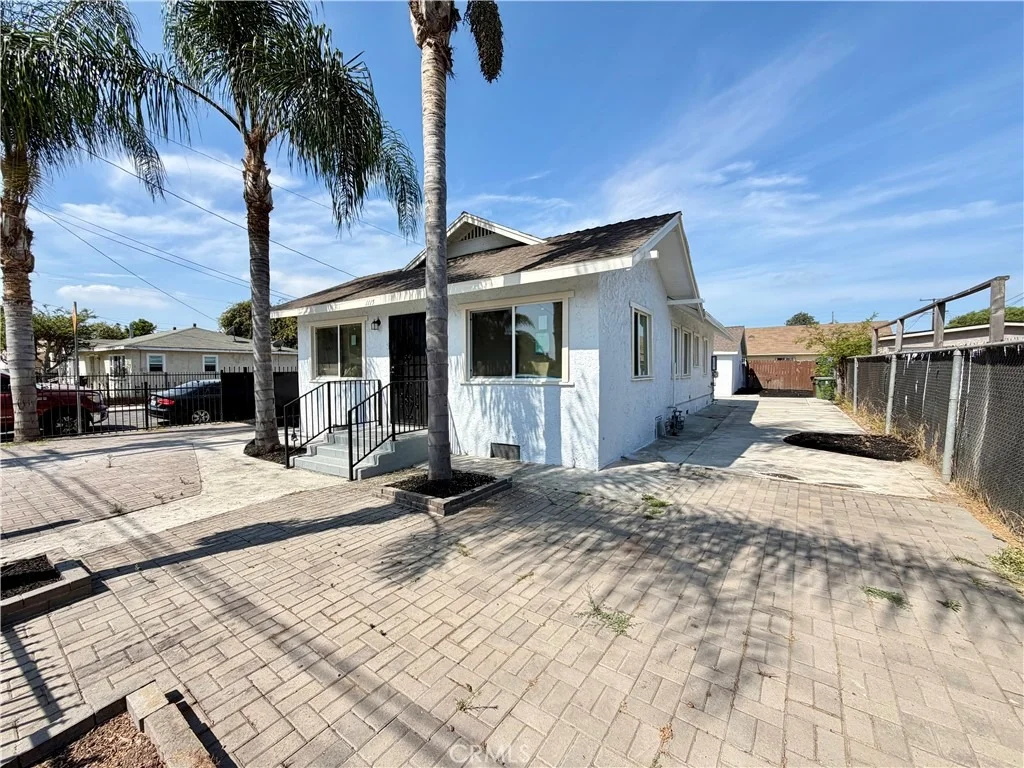 Photo of 1115 S Acacia