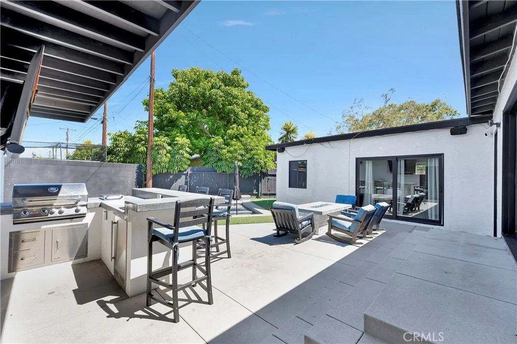 Photo of 2916 Charlemagne Avenue