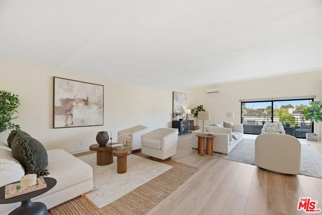 Photo of Unit 30 at 700 Esplanade